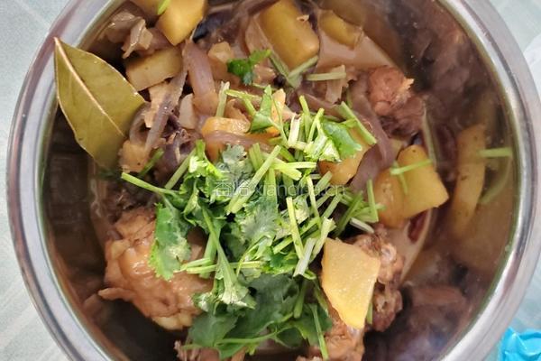 土豆炖鸡块的做法图解6