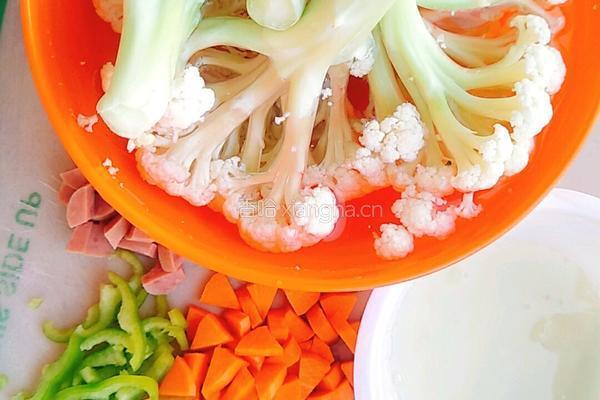 伪菜花炒饭的做法图解1