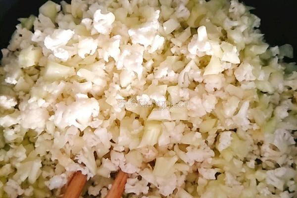 伪菜花炒饭的做法图解5