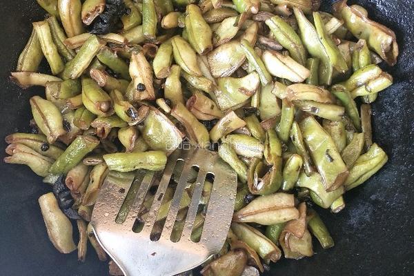 豆角炉面的做法图解3