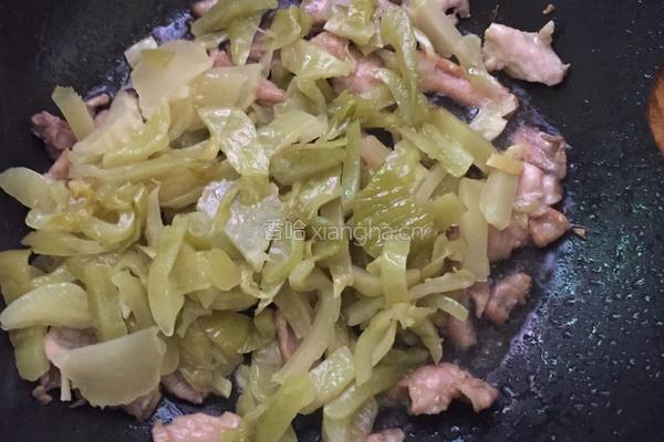 咸菜炒瘦肉的做法图解4