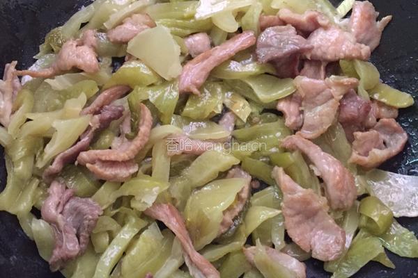 咸菜炒瘦肉的做法图解5