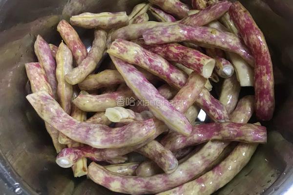五花肉炖几豆角的做法图解1