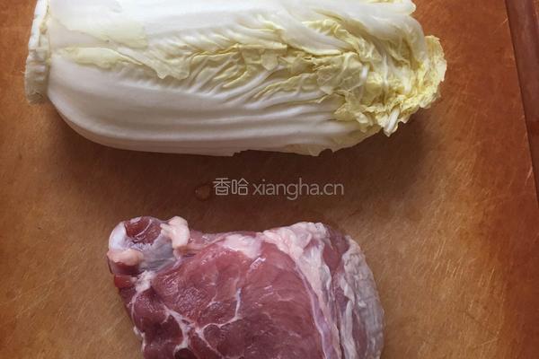 娃娃菜肉片汤的做法图解1