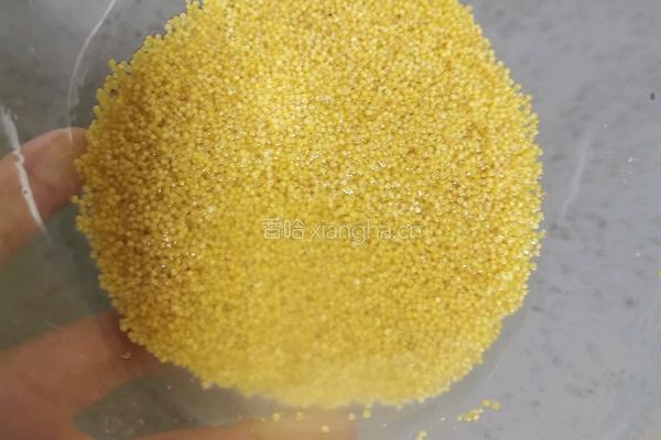 紫薯小米粥的做法图解3