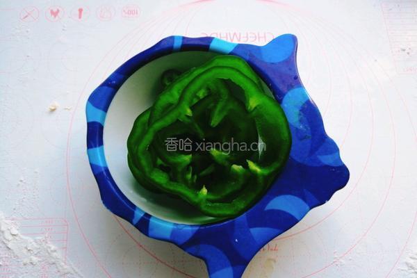 培根香肠披萨的做法图解4