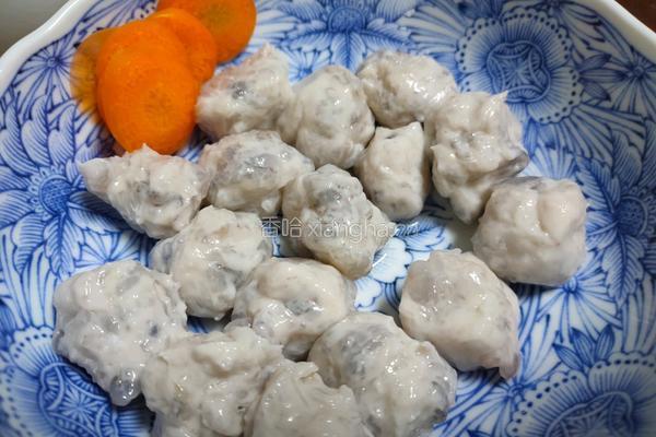 虾滑炒鸭血的做法图解1