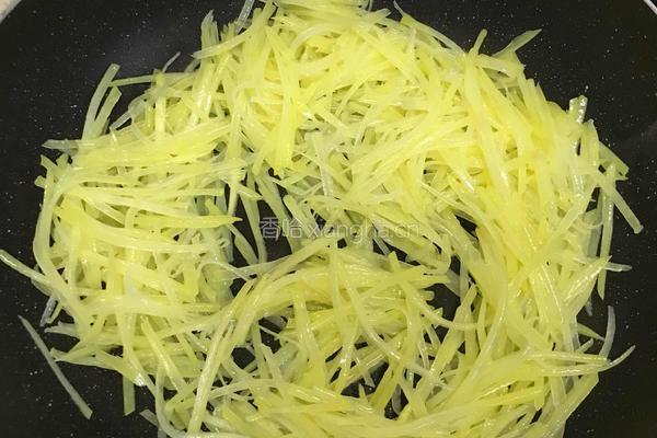 芹菜叶炒土豆丝的做法图解6