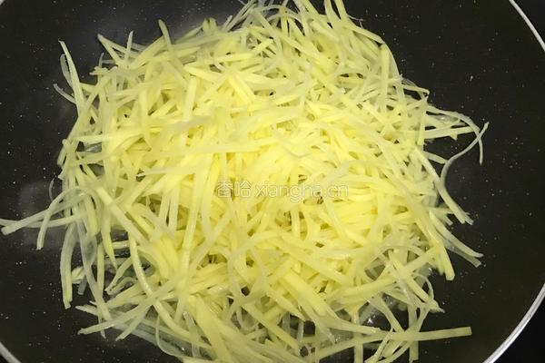 芹菜叶炒土豆丝的做法图解5