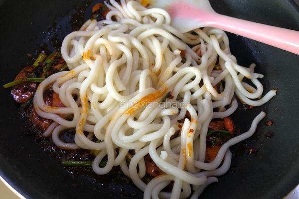 老干妈炒乌冬面的做法图解11