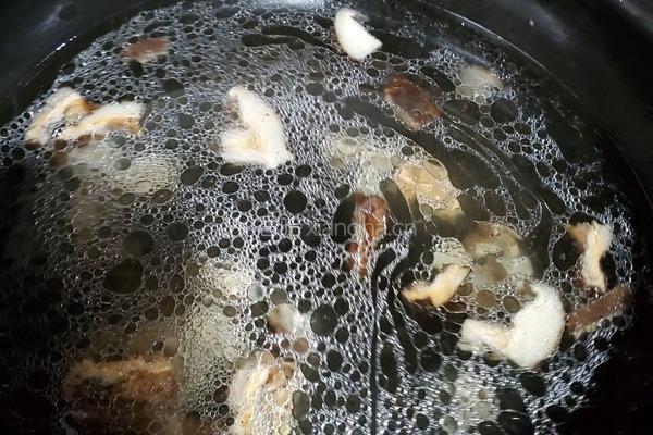 砂锅虾肉粥的做法图解3