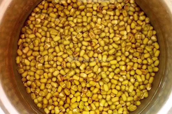 紫米绿豆芝麻球的做法图解3