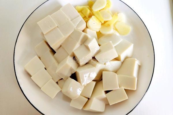 鲫鱼豆腐汤的做法图解5
