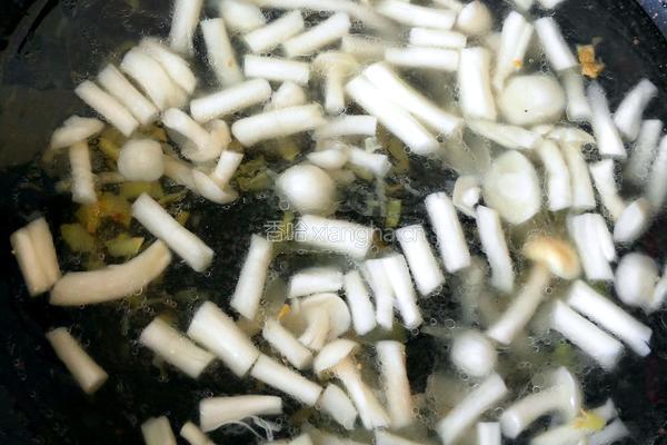 菌菇豆腐汤的做法图解6
