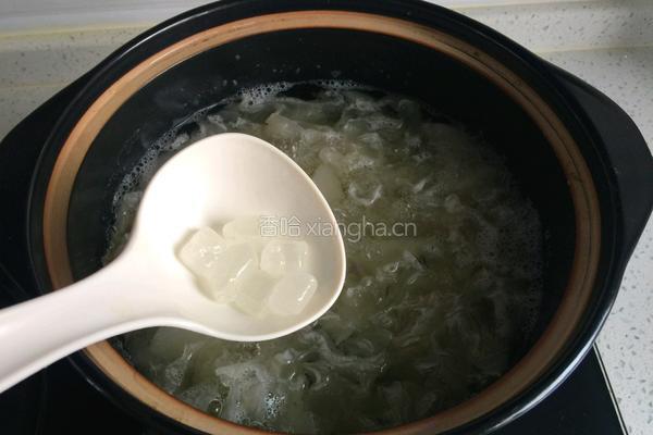 冰糖雪梨银耳汤的做法图解5