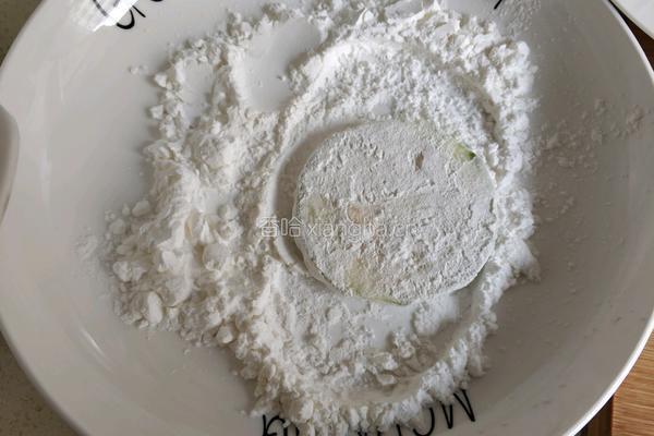 香煎椒盐角瓜饼的做法图解4