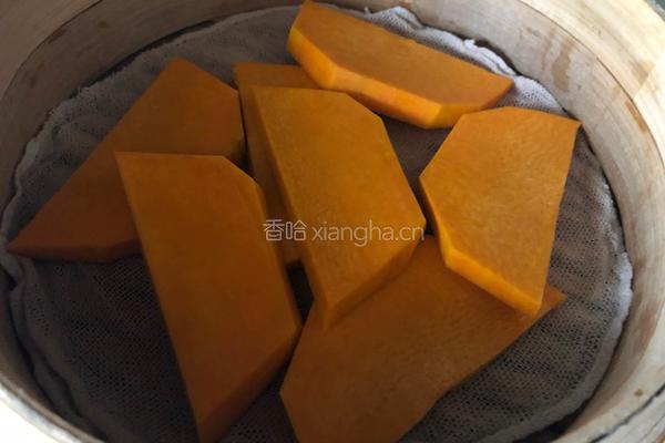 酒酿南瓜汤圆的做法图解2
