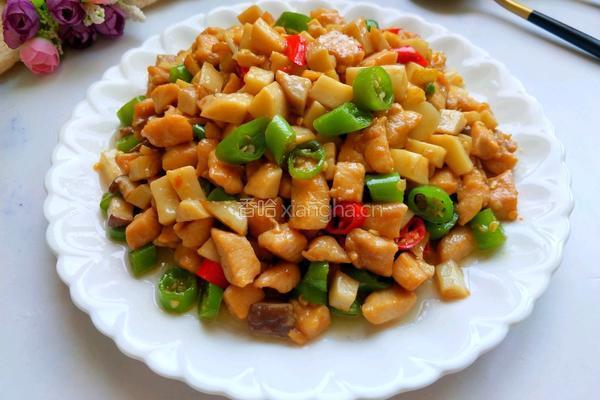 杏鲍菇炒鸡丁的做法图解16