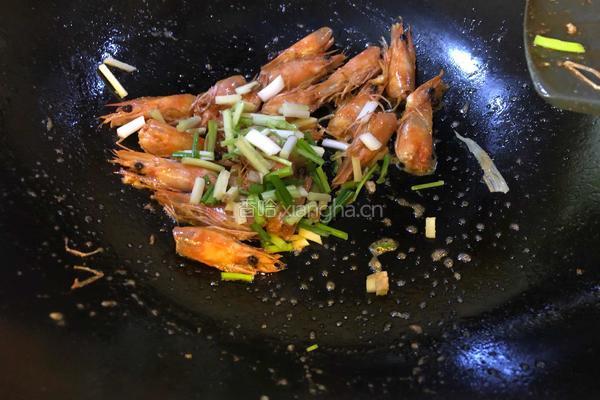 西红柿虾仁豆腐汤的做法图解8