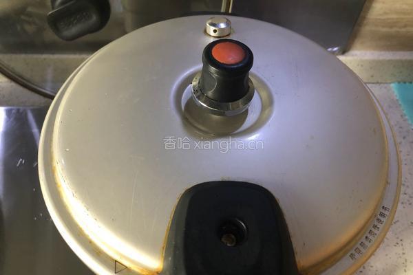 虫草花参须鸡汤的做法图解10