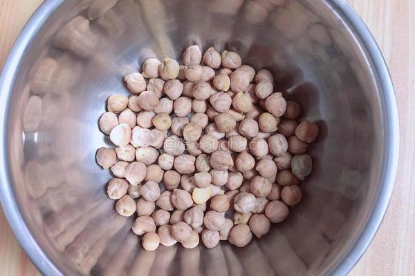 红枣鹰嘴豆奶羹（补钙补血）的做法图解1