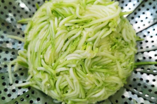 西葫芦软饼的做法图解4
