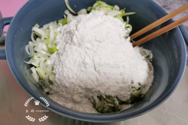 西葫芦软饼的做法图解7
