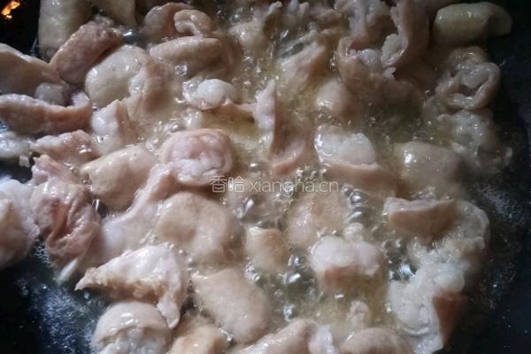 白萝卜炖肥肠的做法图解5