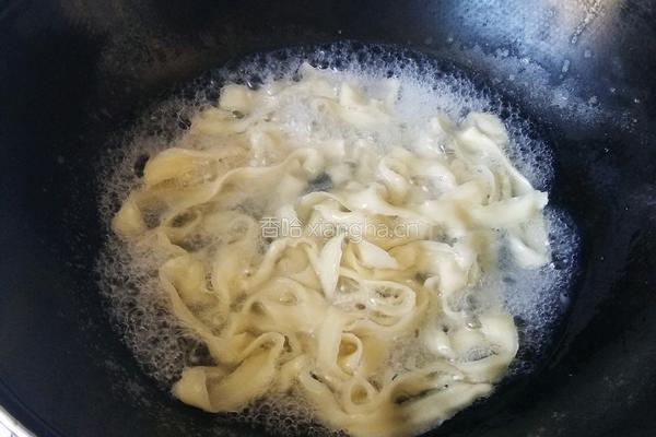 炒刀削面的做法图解5