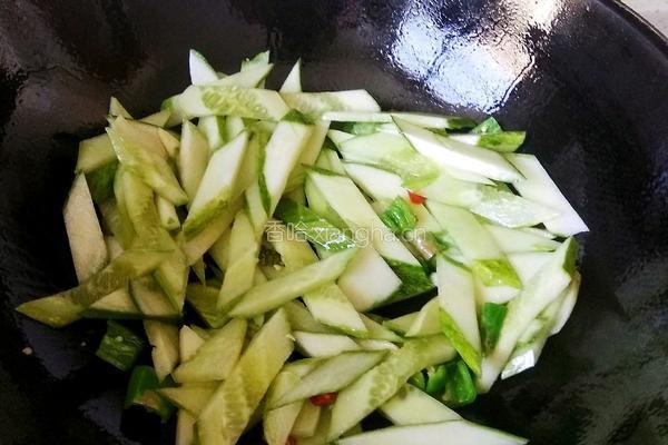 黄瓜炒火腿的做法图解4