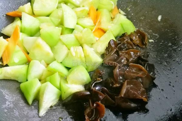丝瓜豆腐木耳汤的做法图解6