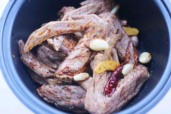电饭煲鸭翅的做法图解10
