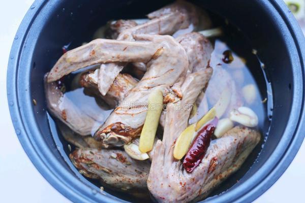 电饭煲鸭翅的做法图解11