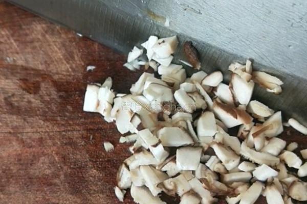 香菇猪肉儿童肠的做法图解2