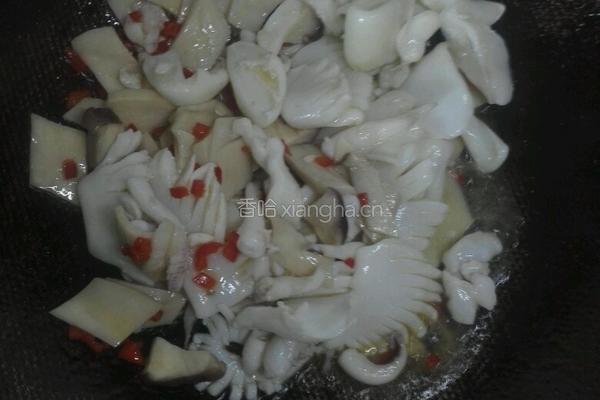 鸡汁墨鱼杏鲍菇的做法图解6