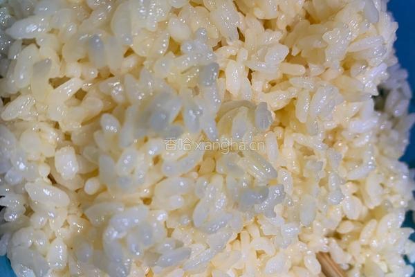 香肠三丁蛋炒饭的做法图解3