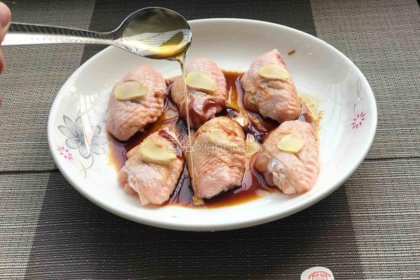 安式柠檬蜂蜜烤鸡翅的做法图解2