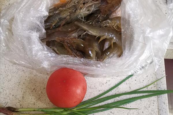 番茄虾球的做法图解1