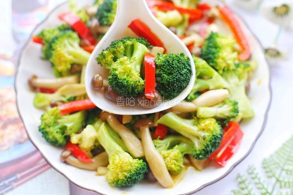 西兰花炒菌菇的做法图解12