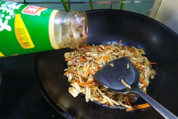 杏鲍菇炒肉丝的做法图解6
