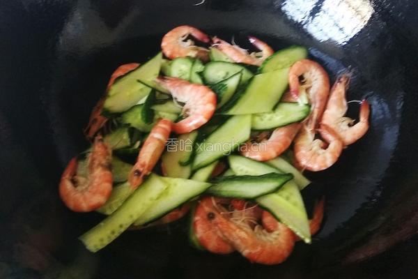 黄瓜炒大虾的做法图解6