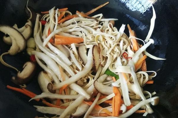 菌菇炒杂菜的做法图解5
