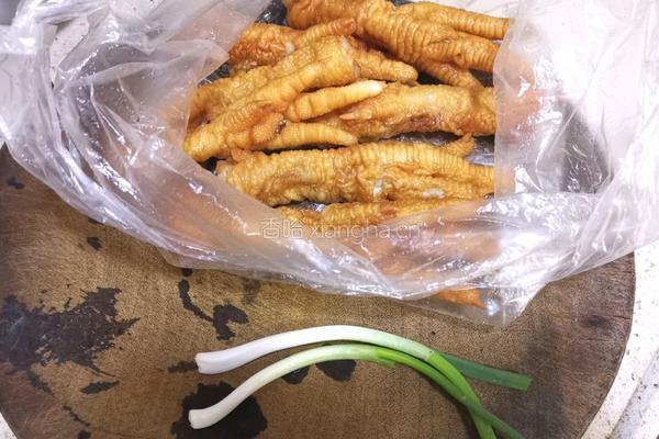 焖鸡爪的做法图解1