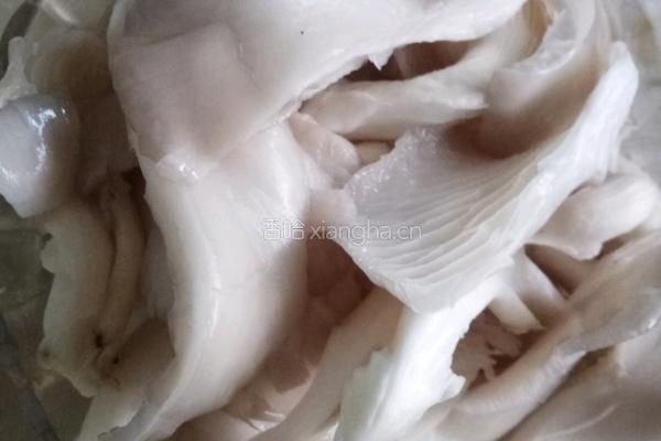 平菇炖膀肉的做法图解7