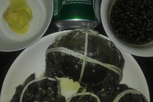 啤酒大闸蟹的做法图解1
