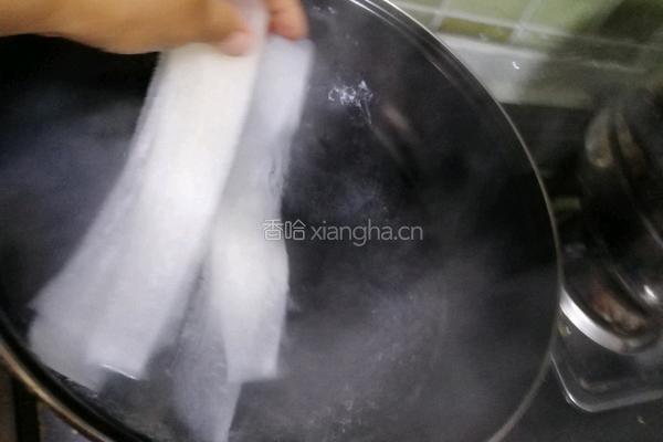 水晶肉卷的做法图解2