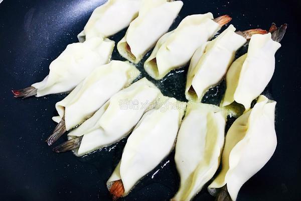 虾仁锅贴的做法图解6