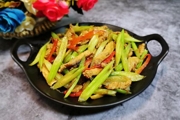 鸡胸肉炒芹菜的做法图解9