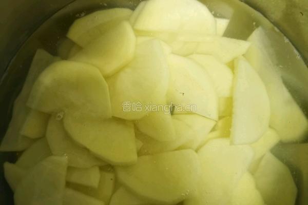 土豆肉糜摊鸡蛋的做法图解2