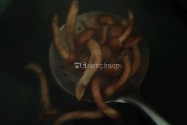 油蘑溜白菜的做法图解1